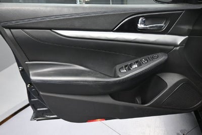 2017 Nissan Maxima SR