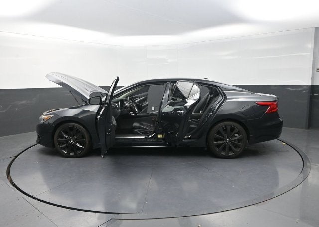 2017 Nissan Maxima SR