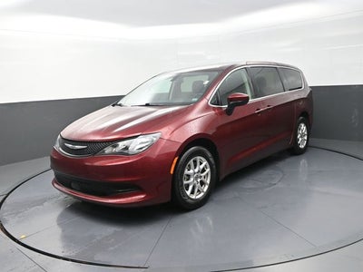 2022 Chrysler Voyager LX