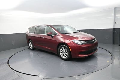 2022 Chrysler Voyager LX