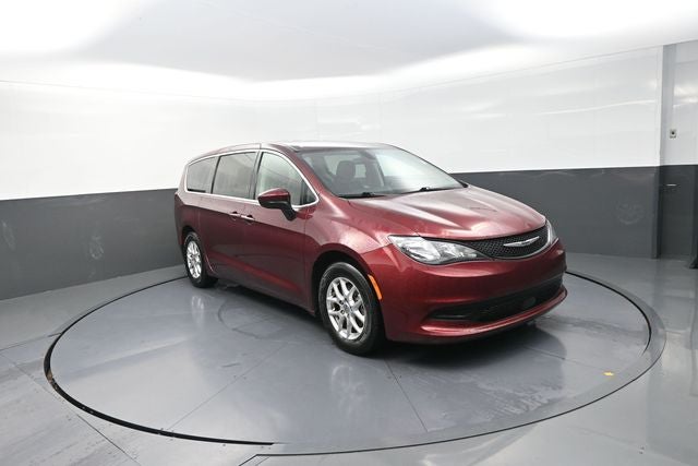 2022 Chrysler Voyager LX