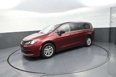 2022 Chrysler Voyager LX