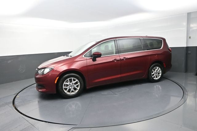 2022 Chrysler Voyager LX