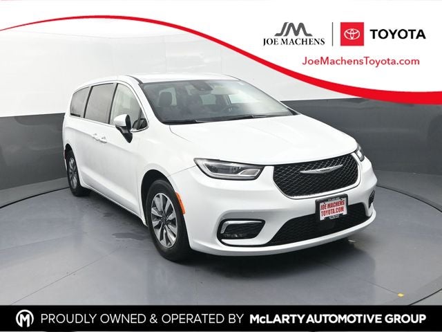 2023 Chrysler Pacifica Hybrid Touring L