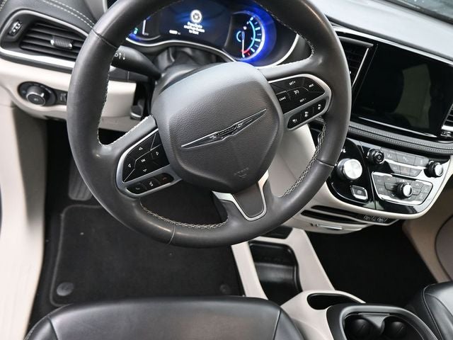 2023 Chrysler Pacifica Hybrid Touring L