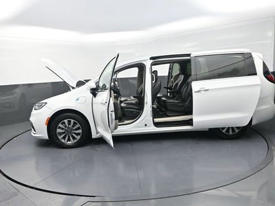2023 Chrysler Pacifica Hybrid Touring L