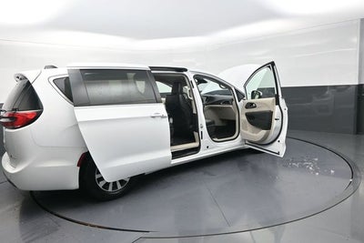 2023 Chrysler Pacifica Hybrid Touring L