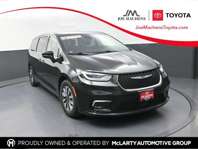 2023 Chrysler Pacifica Hybrid Touring L