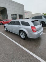 2005 Dodge Magnum SE