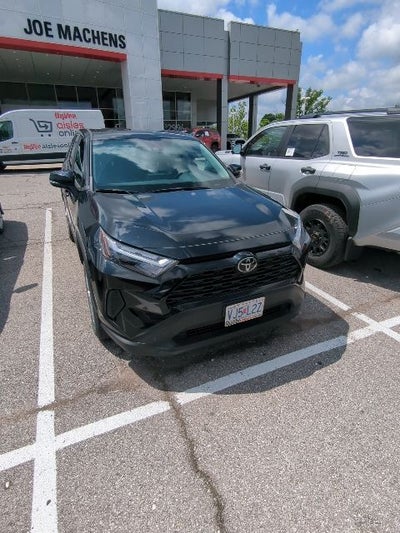 2023 Toyota RAV4 LE