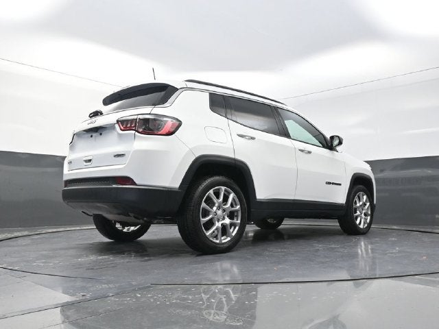 2023 Jeep Compass Latitude Lux