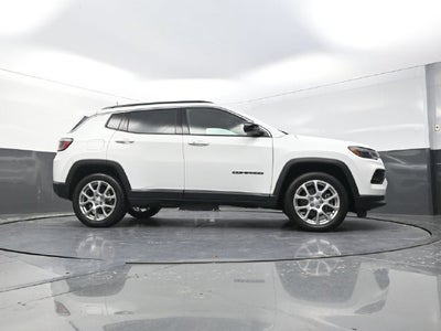 2023 Jeep Compass Latitude Lux