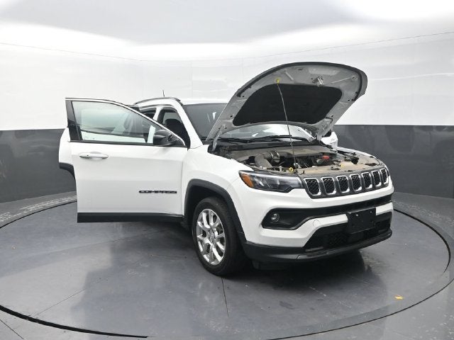 2023 Jeep Compass Latitude Lux