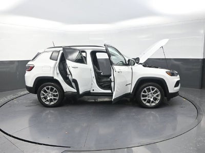 2023 Jeep Compass Latitude Lux