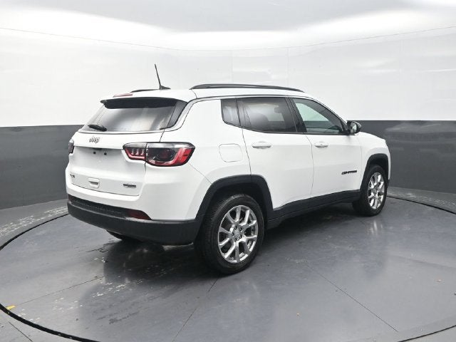 2023 Jeep Compass Latitude Lux