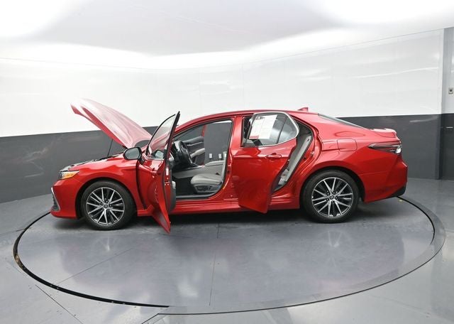 2023 Toyota Camry Hybrid XLE