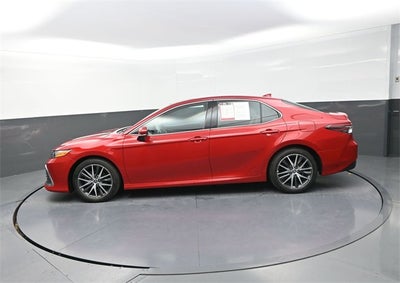 2023 Toyota Camry Hybrid XLE