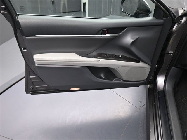 2023 Toyota Camry Hybrid XLE