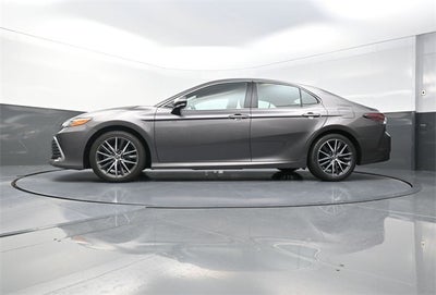 2023 Toyota Camry Hybrid XLE