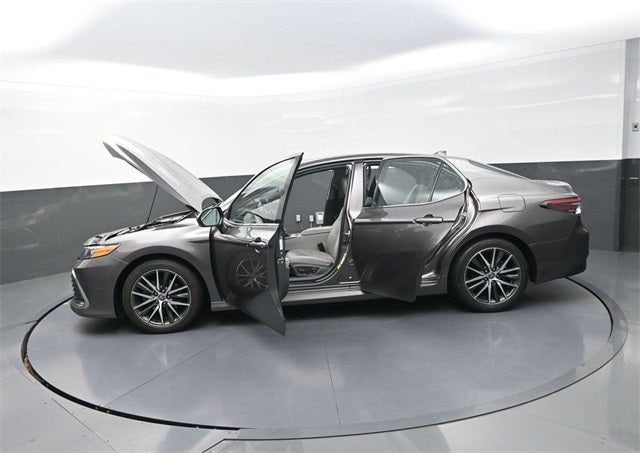 2023 Toyota Camry Hybrid XLE