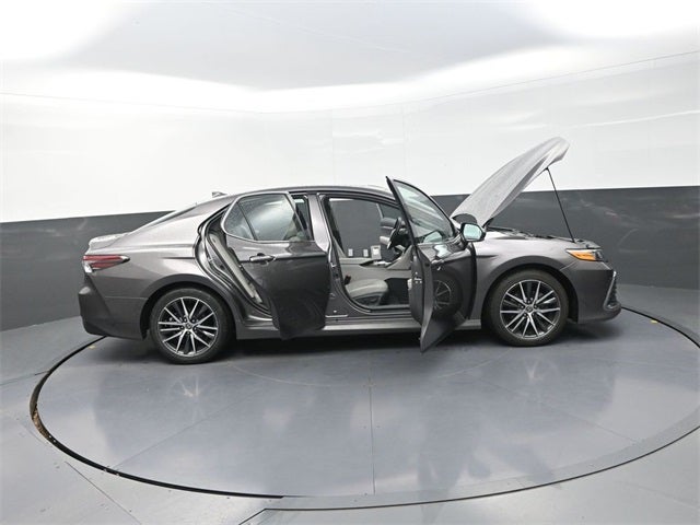 2023 Toyota Camry Hybrid XLE