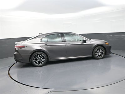 2023 Toyota Camry Hybrid XLE