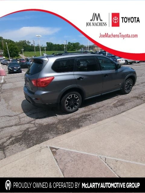2019 Nissan Pathfinder SV