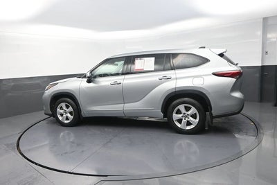 2022 Toyota Highlander LE