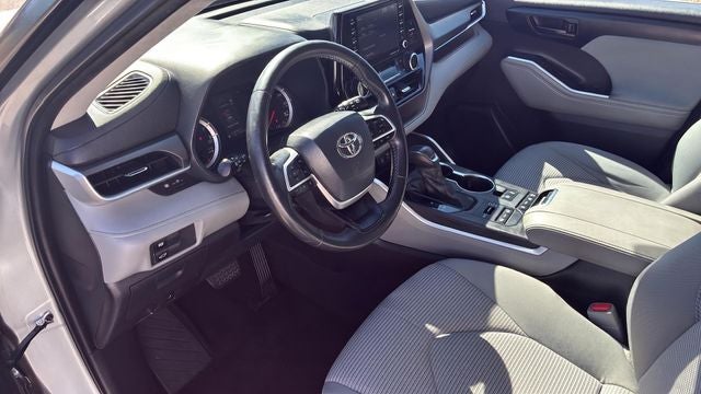 2022 Toyota Highlander LE