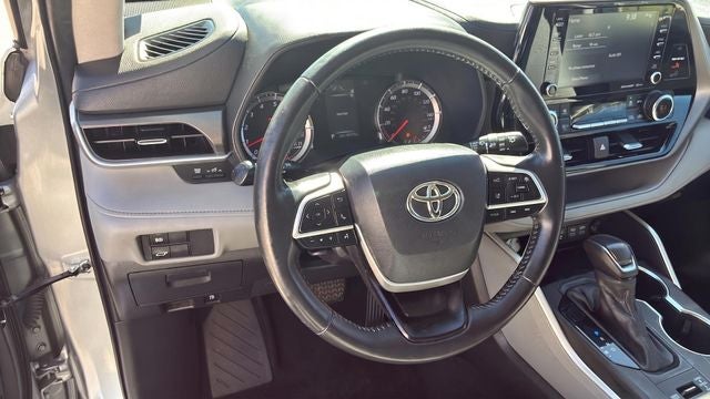 2022 Toyota Highlander LE