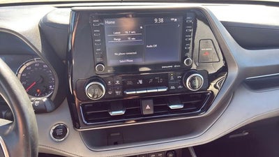 2022 Toyota Highlander LE