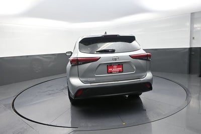 2022 Toyota Highlander LE