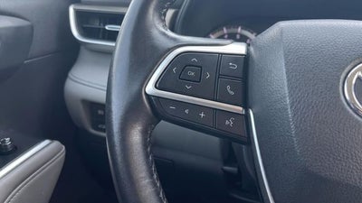 2022 Toyota Highlander LE