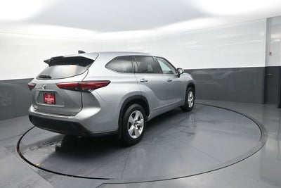 2022 Toyota Highlander LE