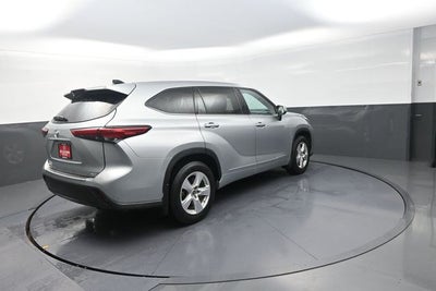 2022 Toyota Highlander LE
