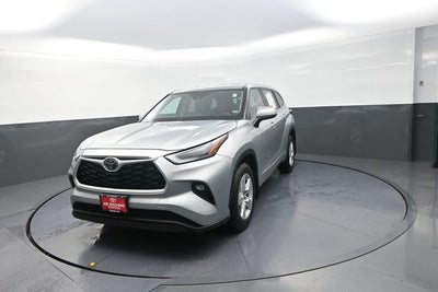 2022 Toyota Highlander LE