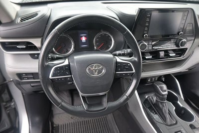 2022 Toyota Highlander LE