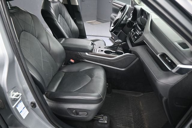 2021 Toyota Highlander Hybrid Platinum