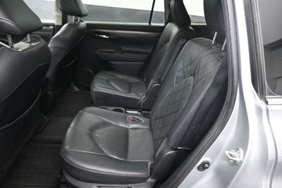 2021 Toyota Highlander Hybrid Platinum