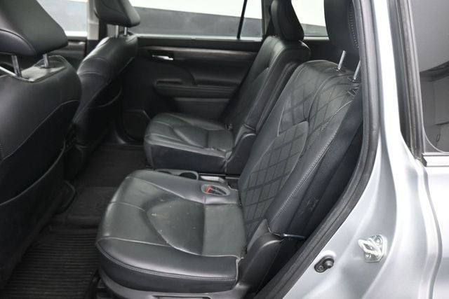 2021 Toyota Highlander Hybrid Platinum