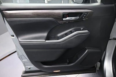 2021 Toyota Highlander Hybrid Platinum