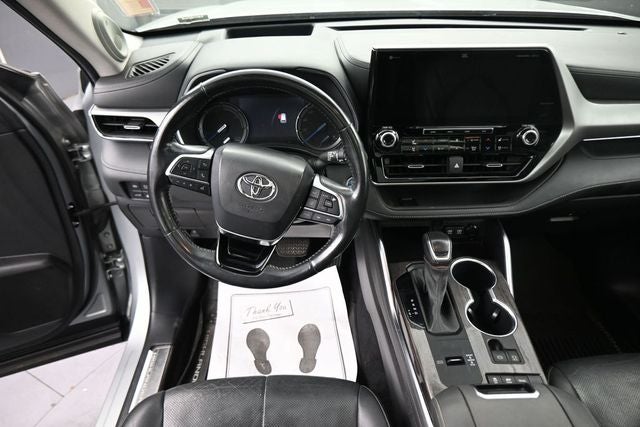 2021 Toyota Highlander Hybrid Platinum