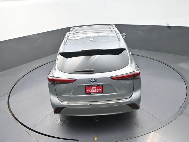 2021 Toyota Highlander Hybrid Platinum