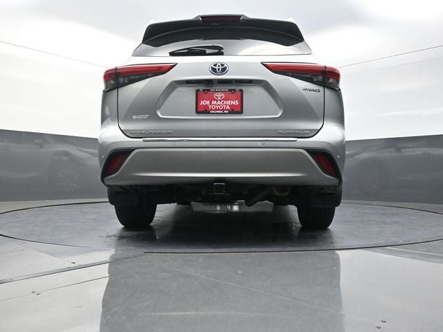 2021 Toyota Highlander Hybrid Platinum