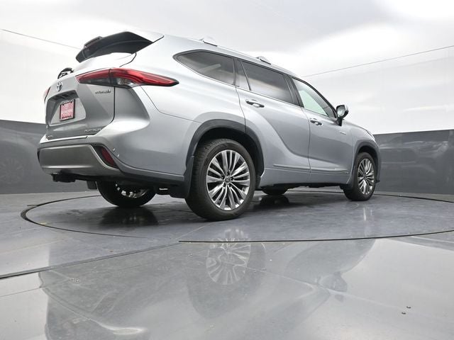 2021 Toyota Highlander Hybrid Platinum