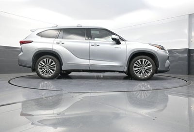 2021 Toyota Highlander Hybrid Platinum