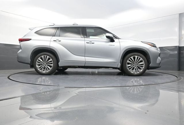 2021 Toyota Highlander Hybrid Platinum