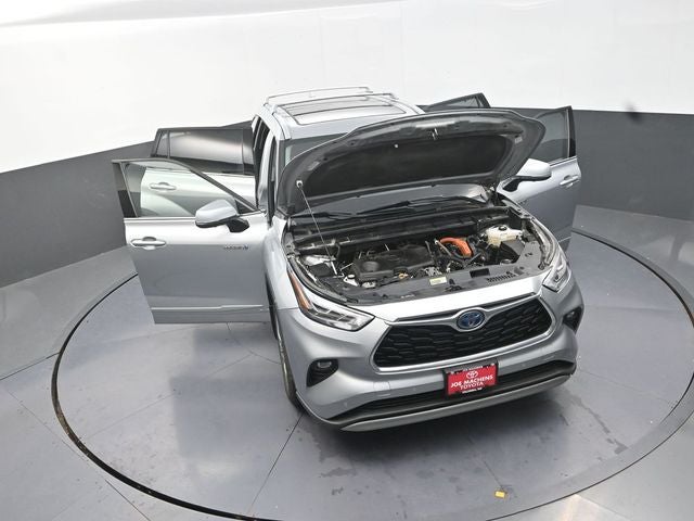2021 Toyota Highlander Hybrid Platinum