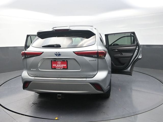 2021 Toyota Highlander Hybrid Platinum