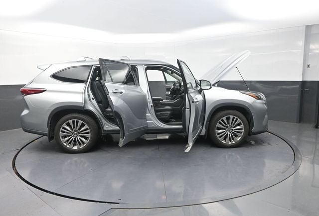 2021 Toyota Highlander Hybrid Platinum